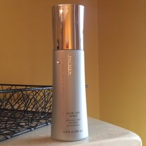 Brand new Kenra platinum blow dry spray 6.8 ounce